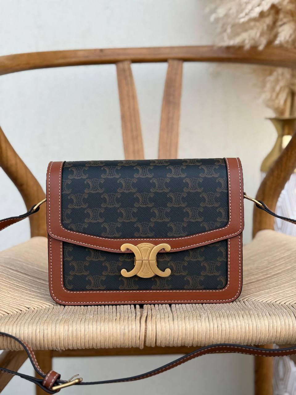 CELINE

18cm
310 dhs🇦🇪

22cm
330 dhs🇦🇪

Top quality 
With box🎁

Zain167
♥️♥️♥️
