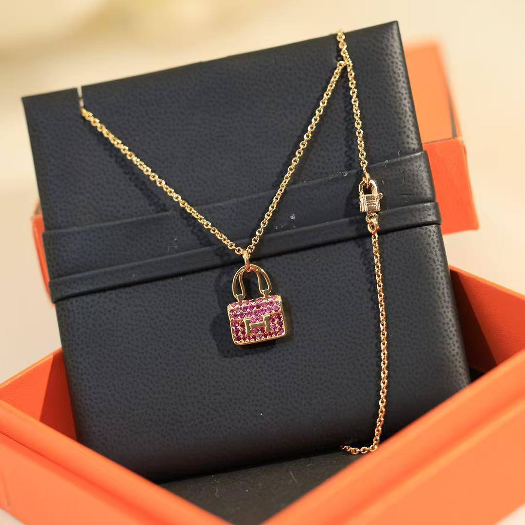 Hermes NECKLACE 
65 dhs🪙🌨️

Zain89
♥️♥️♥️