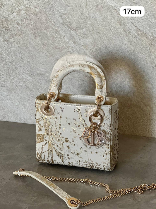 𝐌𝐈𝐍𝐈 𝐋𝐀𝐃𝐘 𝐃𝐈𝐎𝐑 𝟏𝟕𝐂𝐌 𝐒𝐔𝐏𝐄𝐑 𝐌𝐀𝐒𝐓𝐄𝐑 𝐐𝐔𝐀𝐋𝐈𝐓𝐘 
1600 dhs💓

ZainETAG4
♥️♥️♥️