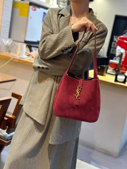 YSL
130 dhs✅

Zain132
♥️♥️♥️