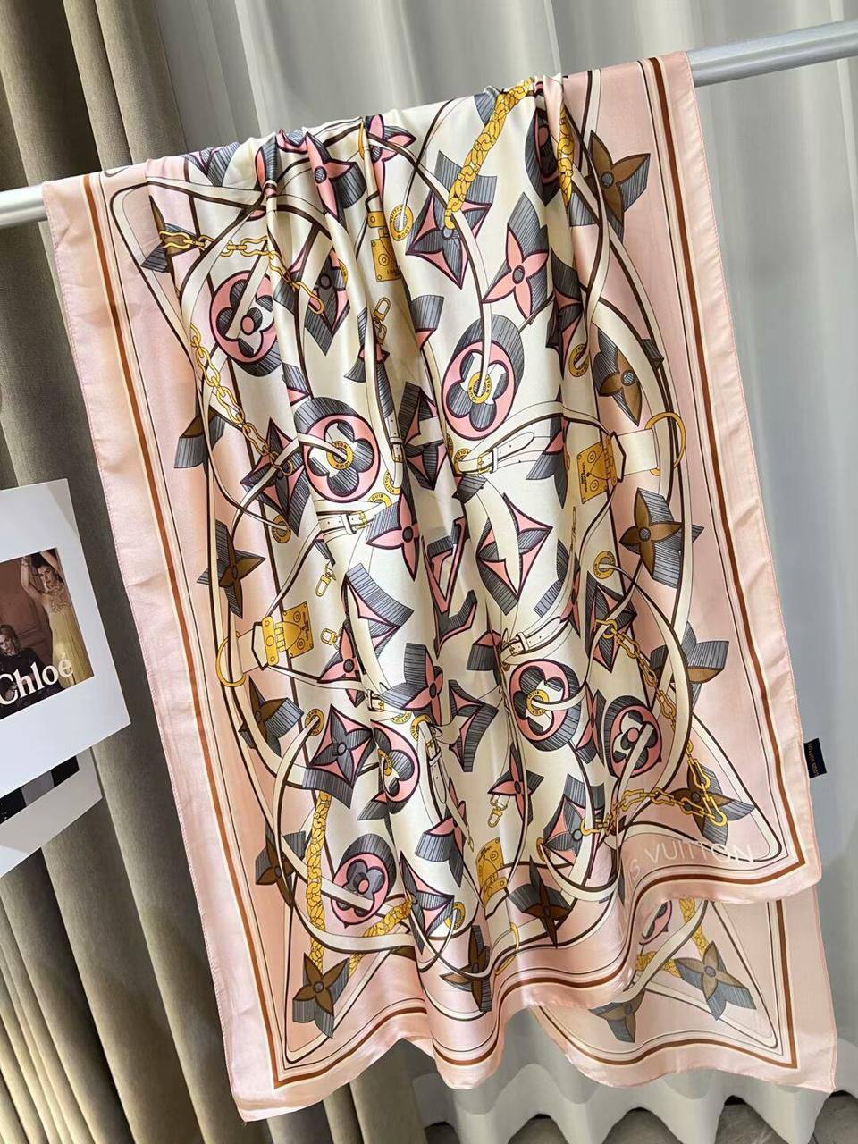Silk scarf
40 dhs❣️

Zain60
❣️❣️❣️