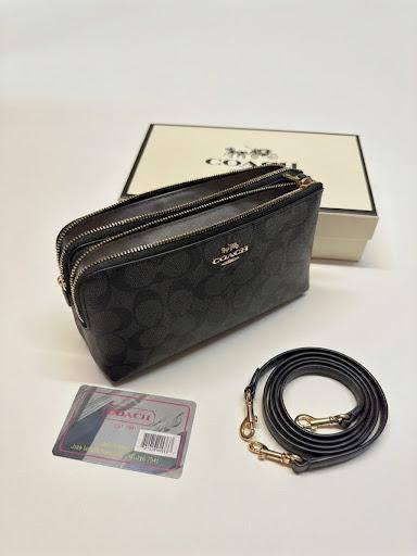 NEW CAME
COACH WALLET 
DUBBLE ZIPPER 
GOOD QUALITY 
50 dhs🇦🇪🇦🇪

Zain40
♥️♥️♥️