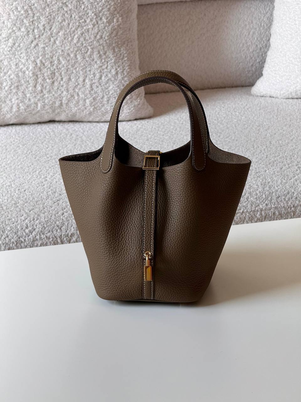 Hermes
picotin 18cm💥Master quality ✅

with box📦

340 dhs✅

Zain52
♥️♥️♥️