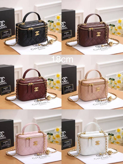 Chanel Make up 
with mirror,Micro Fabric
18cm Box🎁

105 dhs🪙🌨️

Zain44
♥️♥️♥️