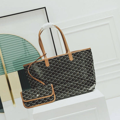 GOYARD 

BIG SIZE 

HIGH QUALITY 


WITH BOX 
🎁🎁🎁

95 dhs✅

Zain39
♥️♥️♥️