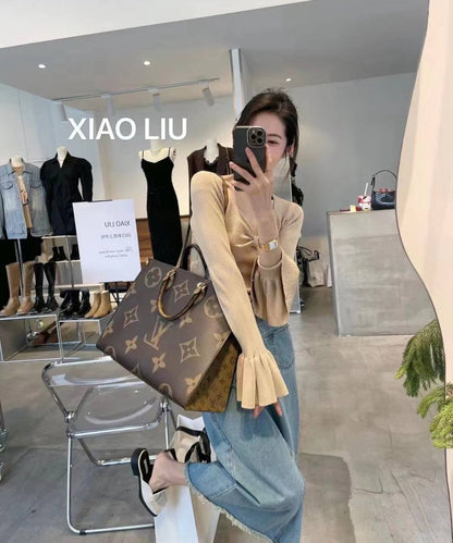 LV
ONTHEGO NEW CAME GOOD QUALITY 
110 dhs✅
Size:41cm

Zain295
♥️♥️♥️
