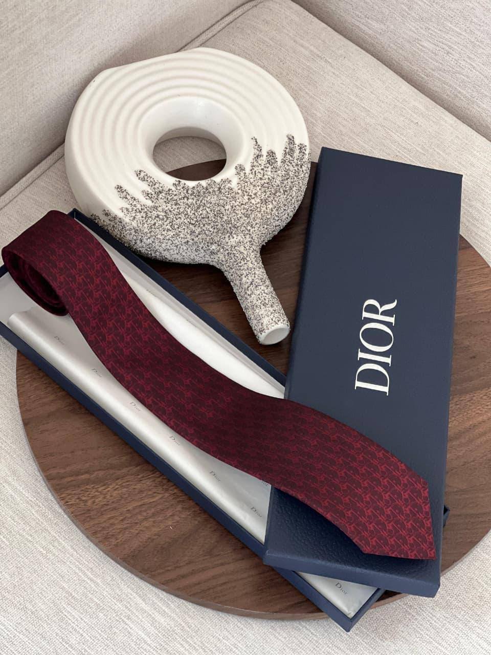 TIE
Super Master Quality
250 dhs💓

Zain267
♥️♥️♥️