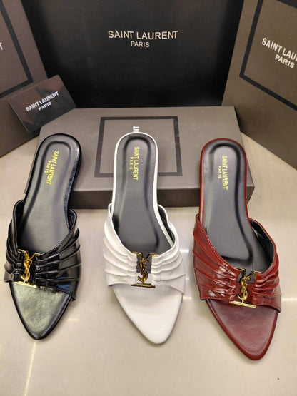 YSL Slipper,High Quality 
New Arrived 
Size 36 To 41
100 dhs🇦🇪🇦🇪

Zain120
♥️♥️♥️
