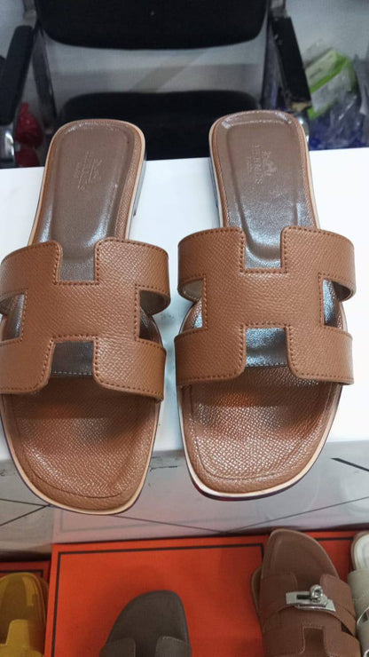 Hermes 
75 dhs🌺
good quality 
size 36 to 42 

Zain278
♥️♥️♥️