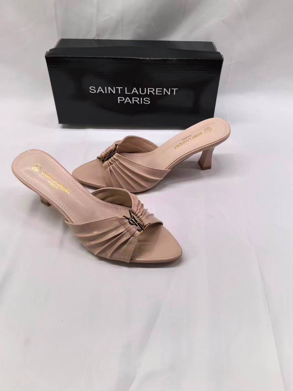 YSL 
85 dhs✅
size 👉36…..41🤝🌹🌹

Zain161
♥️♥️♥️
