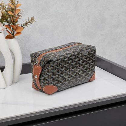 Goyard
220 dhs✅ 
with box
🎁🎁🎁

Very good quality

Zain131
♥️♥️♥️