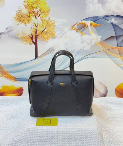 Fendi
Best quality
110 dhs💓
size 27cm

Zain158
♥️♥️♥️