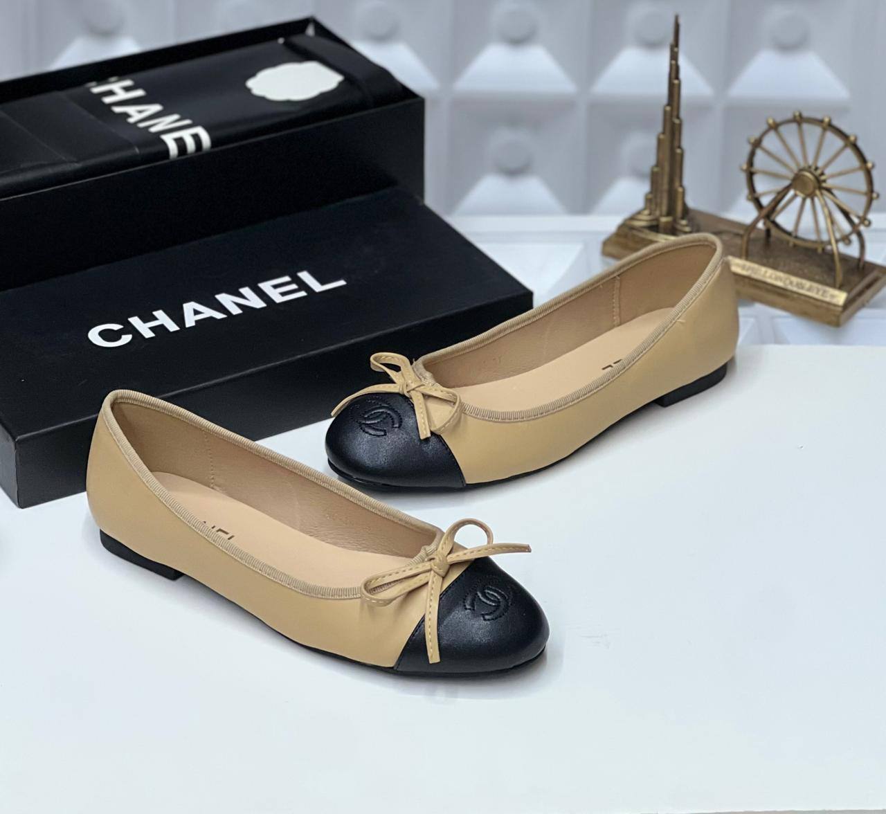 Chanel

Size 36 to 41 

110 dhs🇦🇪🇦🇪

Zain80
♥️♥️♥️