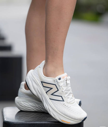 New balance fresh foam 1080V14 , Size 36 to 45 , 
250 dhs🪙🌨️

Zain196
♥️♥️♥️