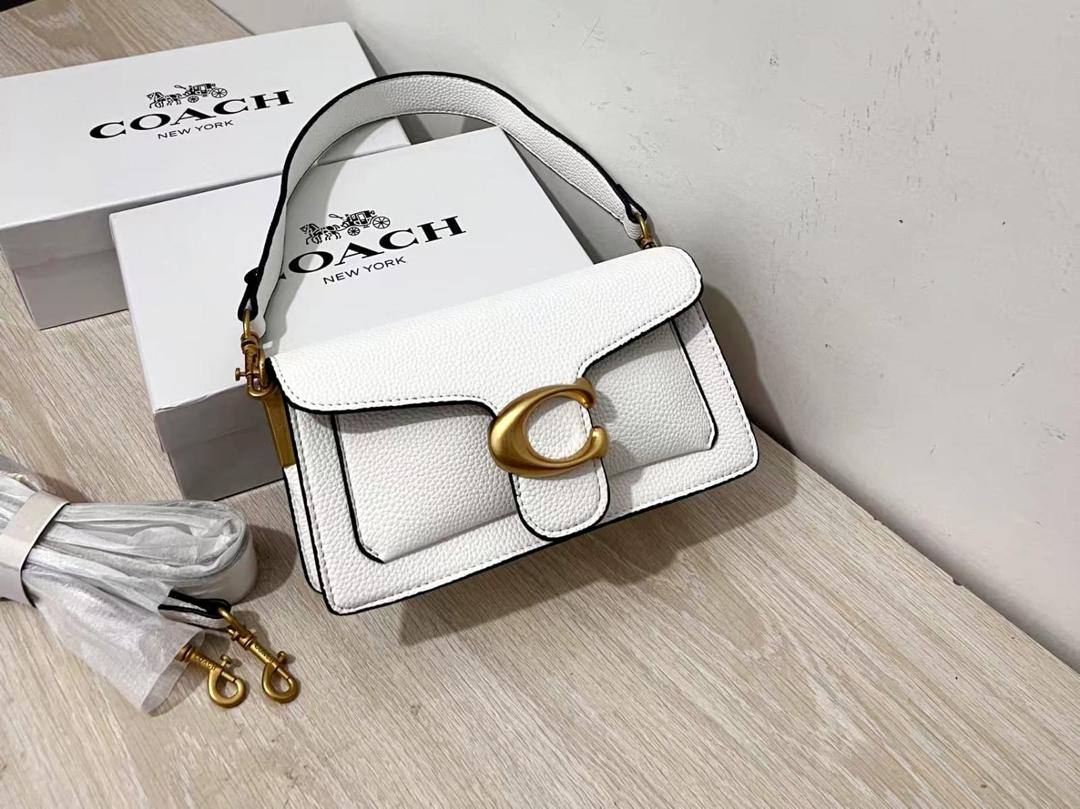 Coach
95 dhs❣️ 
high quality 

With box
🎁🎁🎁

22cm

Zain26
♥️♥️♥️
