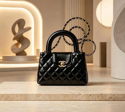 Chanel
100 dhs✅
Chanel Kelly 
size 19 cm

Zain07
♥️♥️♥️