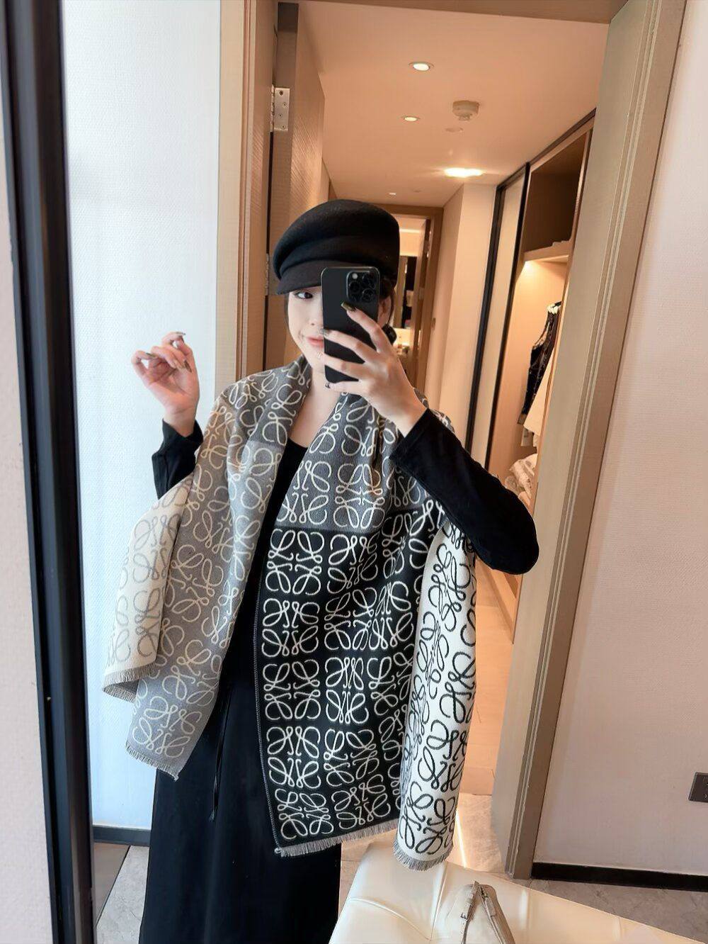 Winter scarf 
45 dhs🪙🌨️

Zain93
♥️♥️♥️
