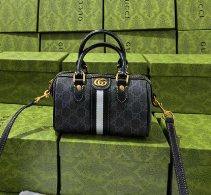 Gucci
19*12*10 

with box 
🎁🎁🎁

95 dhs👑

Zain17
♥️♥️♥️
