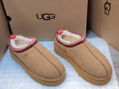 Ugg  New Arrived, 
Size 36 To 41
130 dhs🪙🌨️

Zain120
♥️♥️♥️