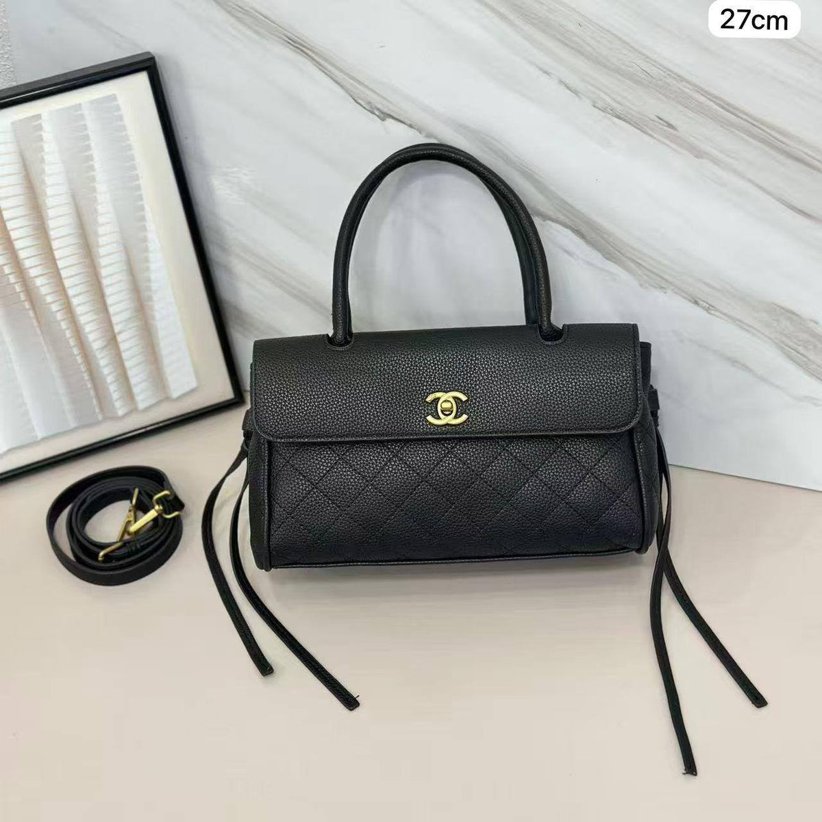 🌈 Chanel 26s

1⃣️ First quality 

Size : 27 * 12 * 18 cm
115 dhs🇦🇪🇦🇪

Zain115
♥️♥️♥️