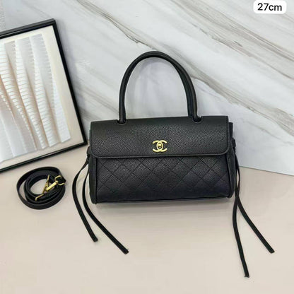 🌈 Chanel 26s

1⃣️ First quality 

Size : 27 * 12 * 18 cm
115 dhs🇦🇪🇦🇪

Zain115
♥️♥️♥️
