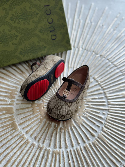 New collection{}
Brand:Gucci
 Super master quality 😍
Size:21To28
250 dhs🪙🌨️

Zain261
♥️♥️♥️