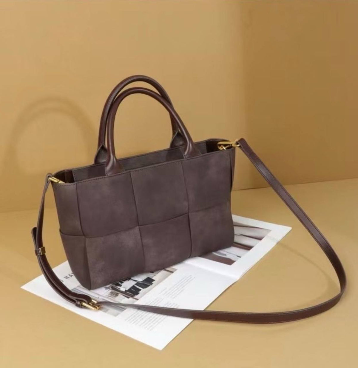 BOTTEGA 

COPY ONE 

NEW CAME 
WITH BOX 

135 dhs🇦🇪🇦🇪

Zain39
♥️♥️♥️