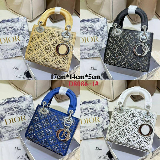 LADY DIOR 
GOOD QUALITY 

WITH BOX 🎁🎁🎁
120 dhs✅

Zain39
♥️♥️♥️