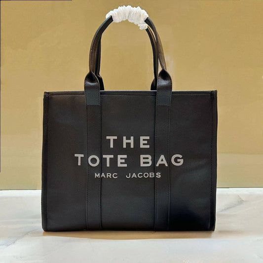 MARC JACOBS 

TOTE BAG BIG SIZE NEW 

CAME GOOD QUALITY 

120 dhs🪙💕
SIZE: 40cm

Zain39
♥️♥️♥️