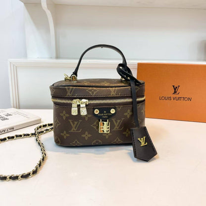 LV
90 dhs❣️

With box
🎁🎁🎁

Zain06
♥️♥️♥️
