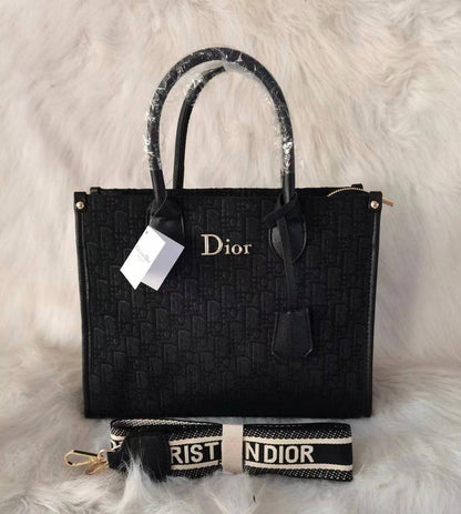 Dior

80 dhs🇦🇪🇦🇪

Zain136
Zain50
♥️♥️♥️