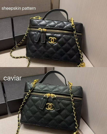 CHANEL
Size  20cm
Withbox
100 dhs✅

Zain04
♥️♥️♥️