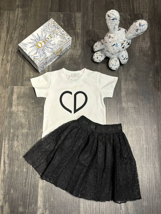 Dior
1-10y 
100 dhs💓

Zain151
♥️♥️♥️