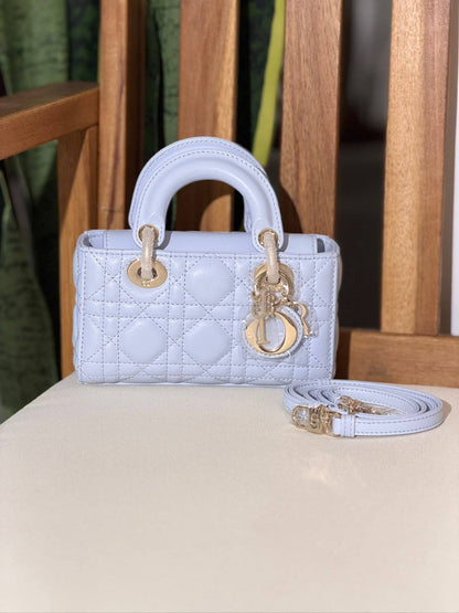 Dior
Super Master Quality ⚡️
‏Original Packing 🎁
For Price 👇 WhatsApp✅
0568585901 
0507557372
0552275751 Owner Zain 👌

‏📏Size 16CM
Zain321
♥️♥️♥️