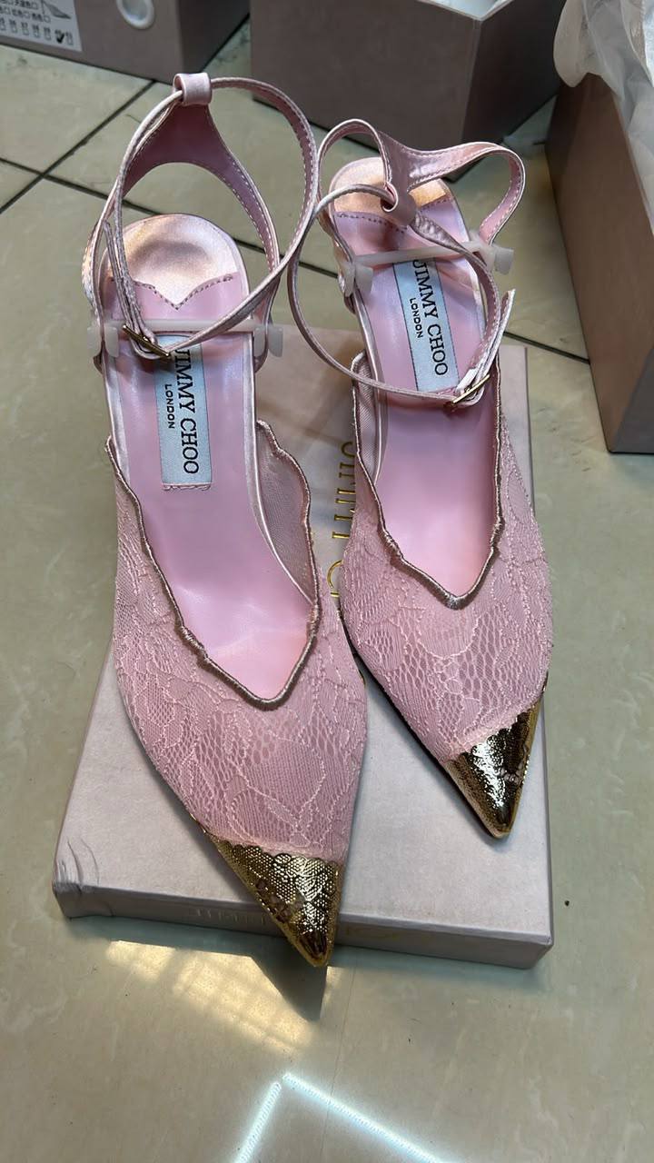 Jimmy choo

130 dhs✅

Zain103
♥️♥️♥️
