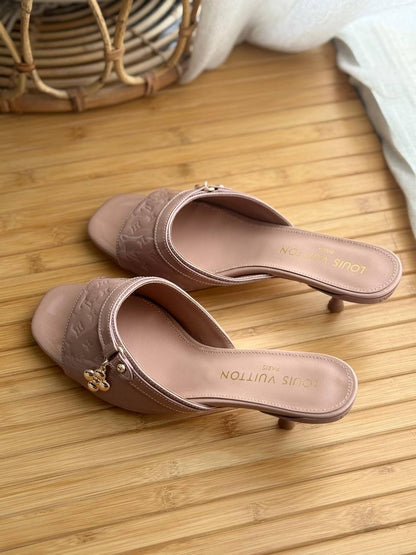 Chloe  - 𝗝𝗲𝗹𝗹𝘆 𝗧𝗣𝗨 𝗺𝘂𝗹𝗲𝘀
AA Quality
𝗦𝗶𝘇𝗲: 𝟯𝟲 𝘁𝗼𝗼 𝟰𝟭 
450 dhs🇦🇪🇦🇪

Zain303
♥️♥️♥️