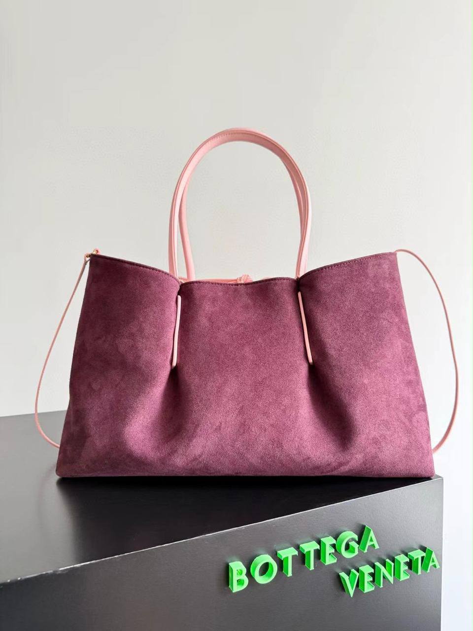 Bottega Veneta Pinacoteca tote bag 

For Price 👇 WhatsApp✅
0568585901 
0507557372
0552275751 Owner Zain 👌

Zain71
♥️♥️♥️