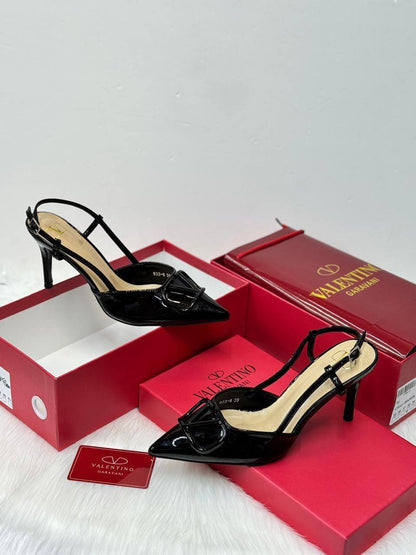 VALENTINO
SIZE 36-41
110 dhs🇦🇪🇦🇪

Zain21
♥️♥️♥️