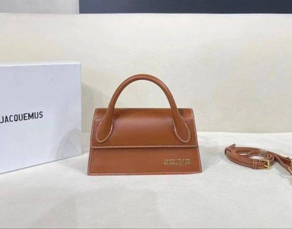 Jacquemus

110 dhs🪙🌨️

Zain143
♥️♥️♥️
