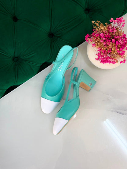 Chanel 
Vip quality 
Size:36 to 41 
450 dhs🇦🇪🇦🇪

Zain113
♥️♥️♥️