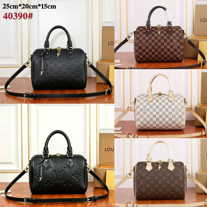 LV SPEEDY 
25CM ,GOOD QUALITY 
WITH BOX 
100 dhs✅

Zain295
♥️♥️♥️