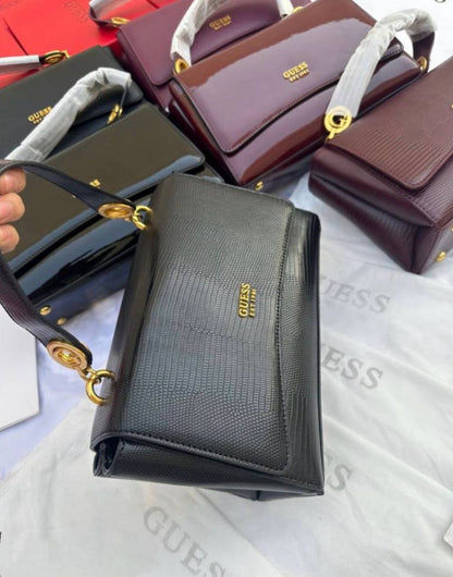 Guess
105 dhs💛
good-quality with box

Zain35
♥️♥️♥️