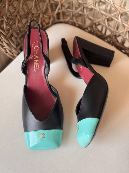 CHANEL 🤍
🤩Available new 😍😍
Size: 36 to 41
Super master quality
490 dhs✅

Zain198
♥️♥️♥️