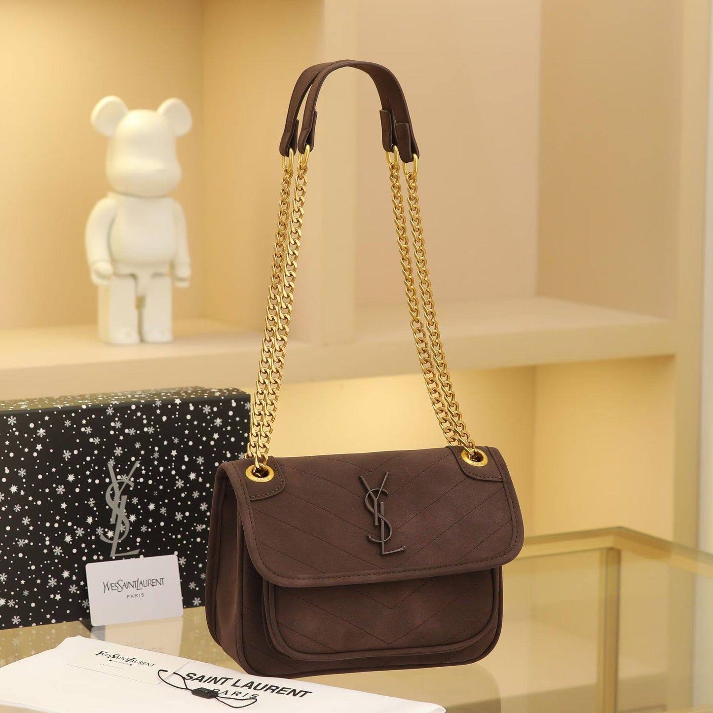 YSL 

SIZE  ……… 24CM 🥰

95 dhs🪙🌨️

with box
🎁🎁🎁

Zain244
♥️♥️♥️