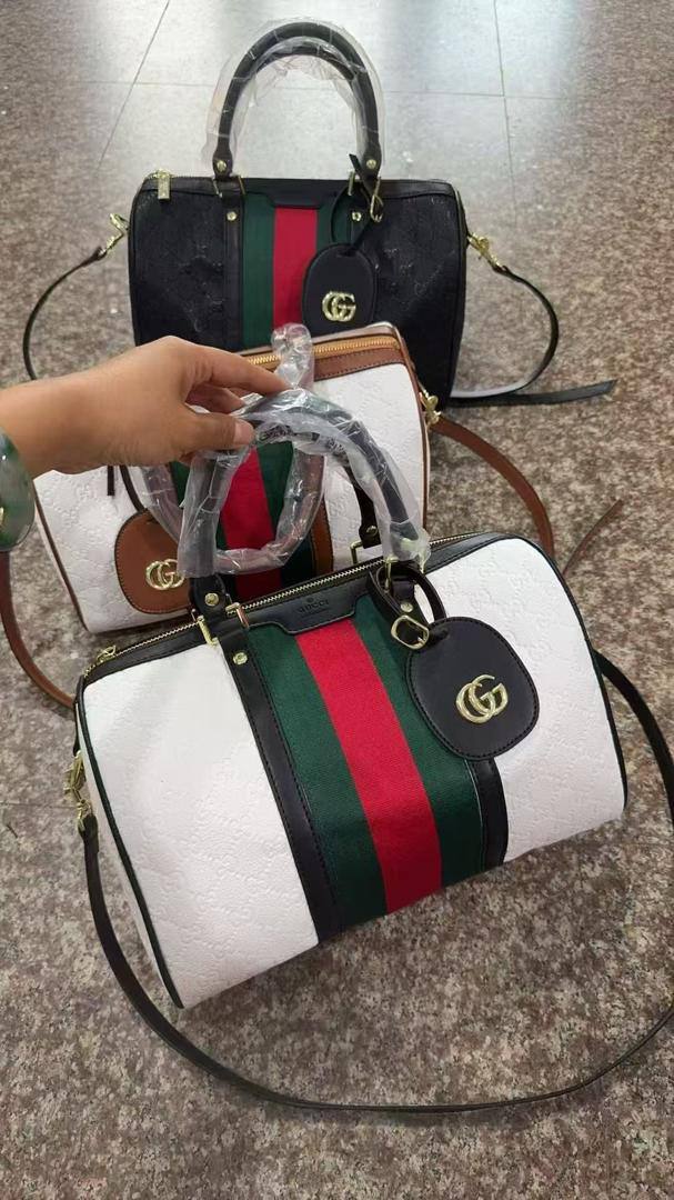 Gucci
105 dhs🪙🌨️ 
high quality  
33Cm

Zain26
♥️♥️♥️