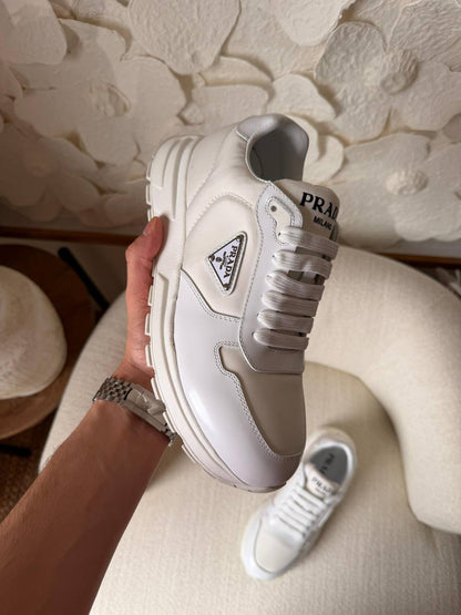 Prada Sneakers
*Vip Quality*
*Size: 40 to 46*
450 dhs✅

Zain185
♥️♥️♥️
