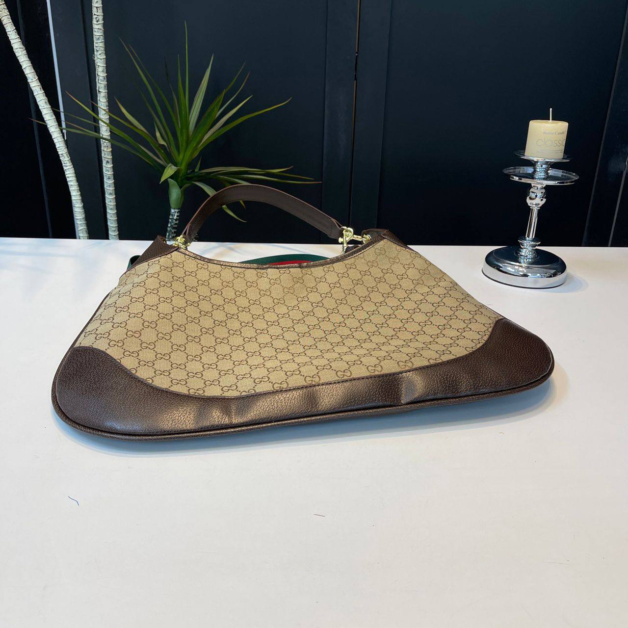 Gucci
90 dhs💓
SIZE：48cm

Zain35
♥️♥️♥️
