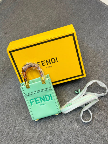 Fendi

100 dhs
With box

Zain331
♥️♥️♥️