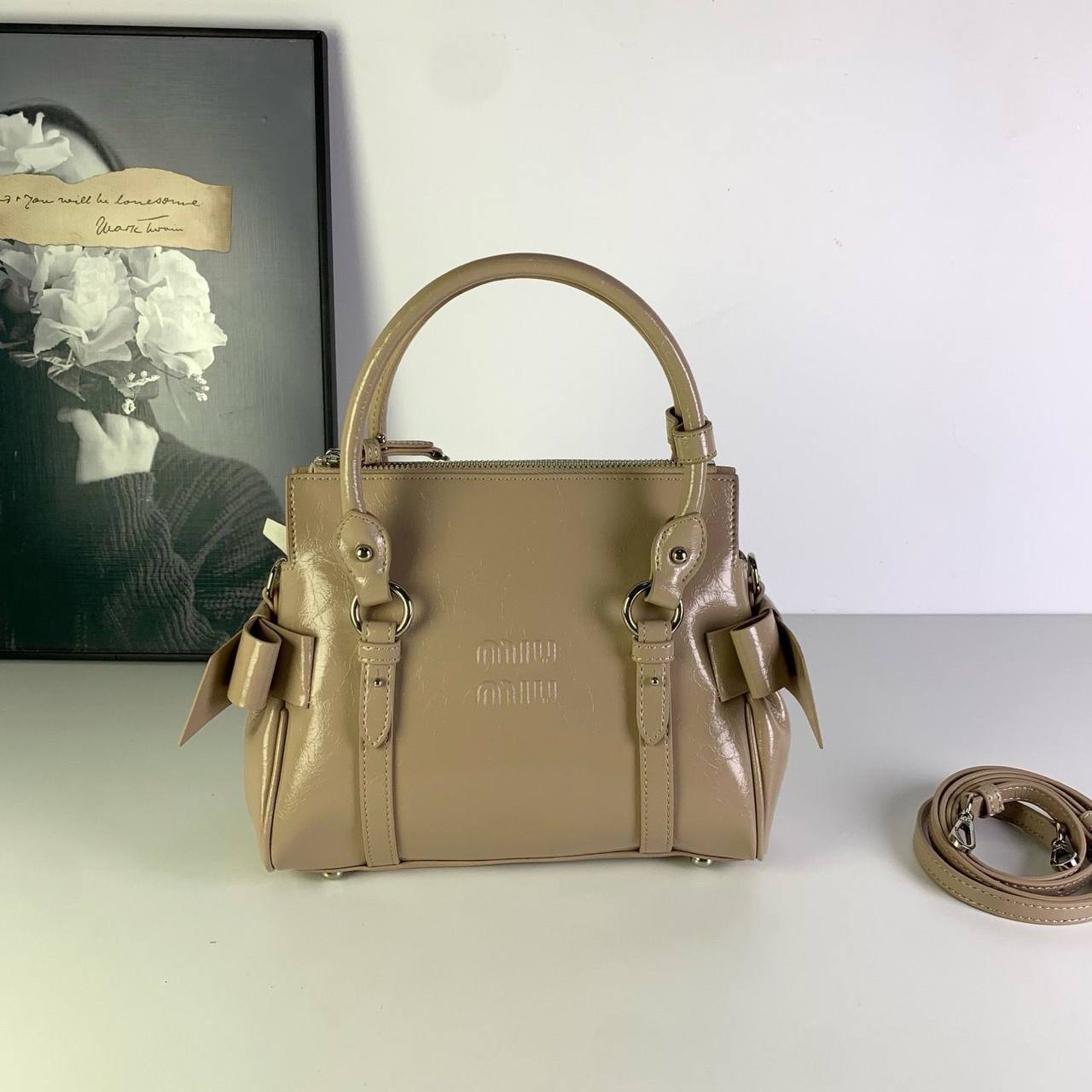 MIU MIU 
Master
280 dhs✅
#24cm🩷🩷🙋‍♂️

Zain228
♥️♥️♥️