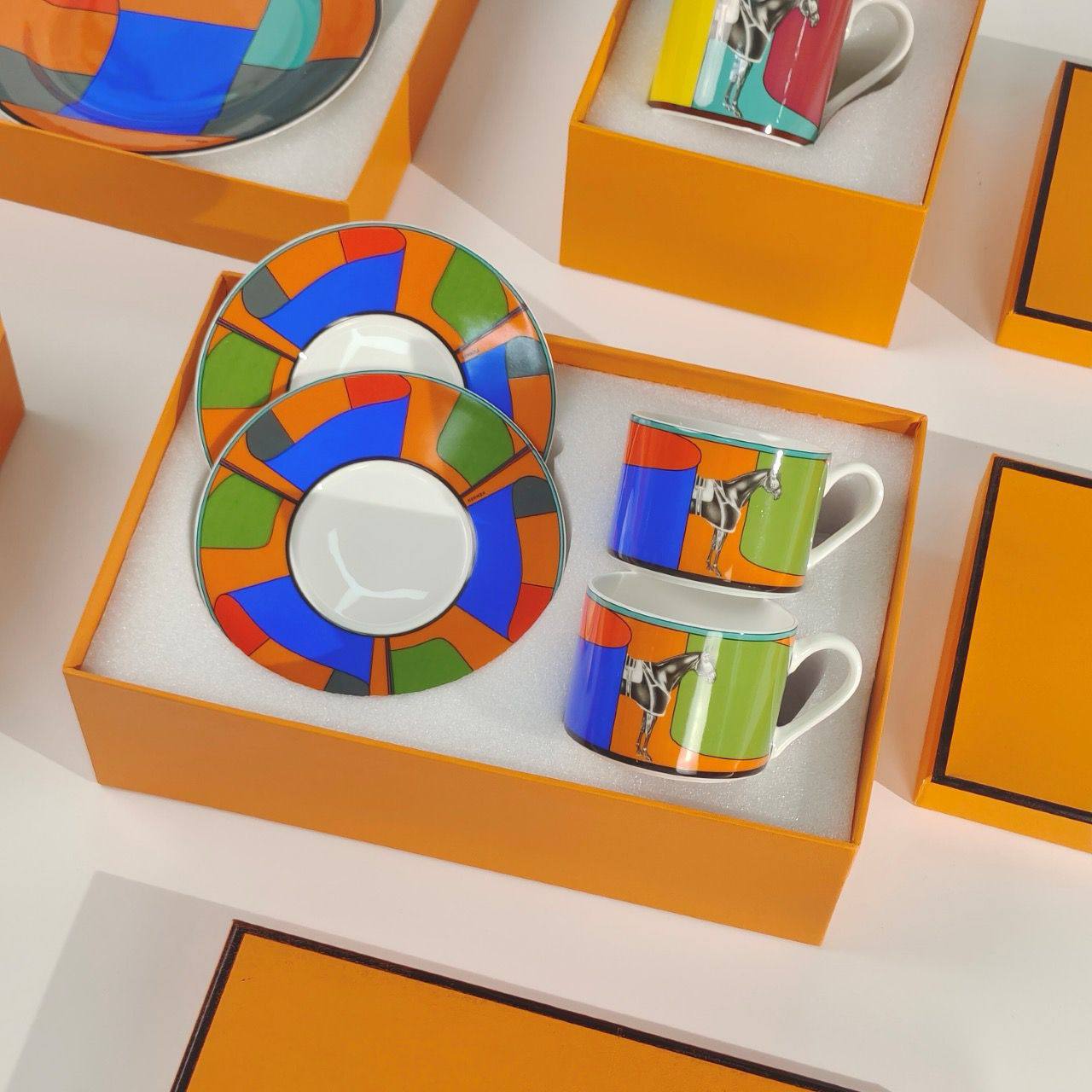 Branded mugs set

130 dhs 
set 4 pc 

with box🎁🎁🎁

Zain205
♥️♥️♥️